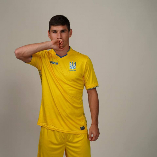 "Слава Україні!": жителів Росії "прорвало" через нову форму збірної України з футболу