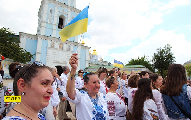 В Киеве прошел юбилейный мегамарш вышиванок: яркие фото
