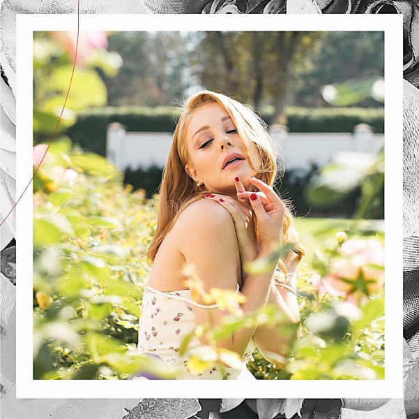 "Лучик света": Тина Кароль снялась в нежной фотосессии (фото)