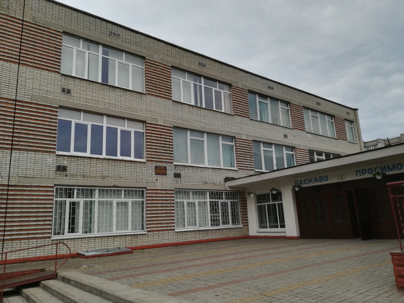 У Львівській області підліток впав з будівлі школи (фото)