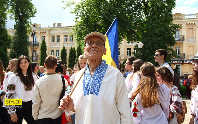 В Киеве прошел юбилейный мегамарш вышиванок: яркие фото
