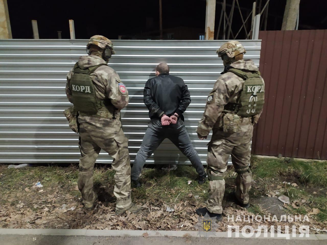 Під Вінницею шахрай виманив у пенсіонерки велику суму: боялася за здоров'я сина