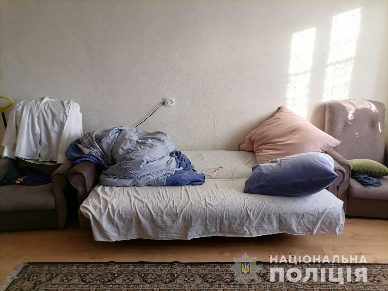Під Рівним жінка встромила ніж у сплячого сина-підлітка: конфліктів у родині не було