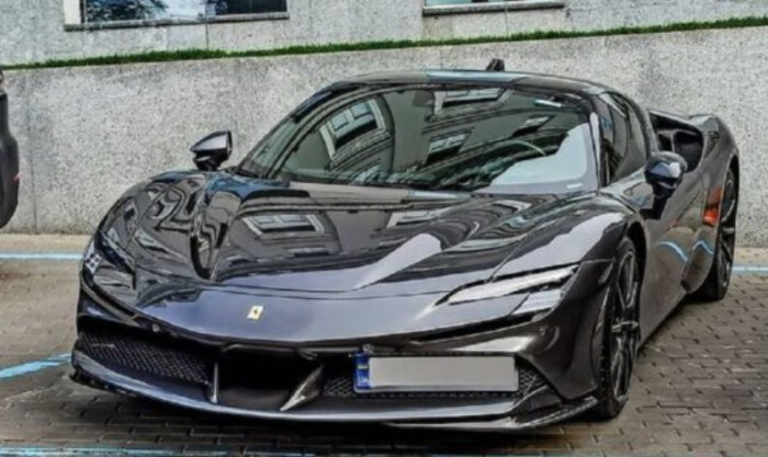 У Києві помітили Ferrari за 14 млн: найдорожчий в країні