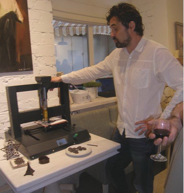 В Днепре напечатали съедобный шоколад на 3D-принтере