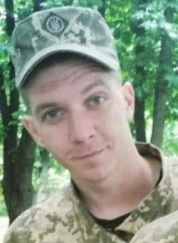 Помер молодий воїн ЗСУ, поранений снайпером окупантів: без батька залишилося немовля (фото)
