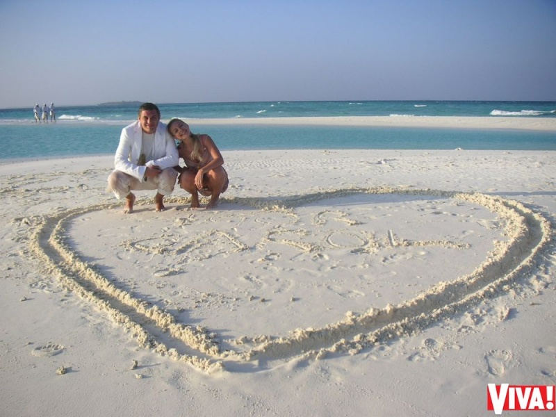 Тина Кароль показала архивные фото со свадьбы на Мальдивах