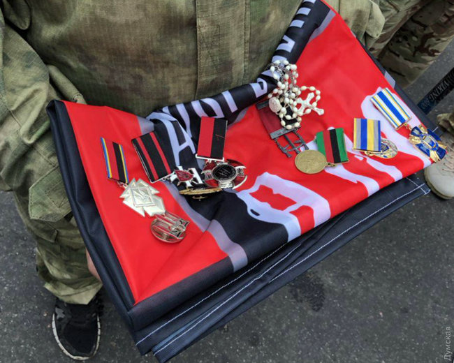 "Весь час на війні": Одеса попрощалася з Народним героєм України Володимиром Галаганом (фото)