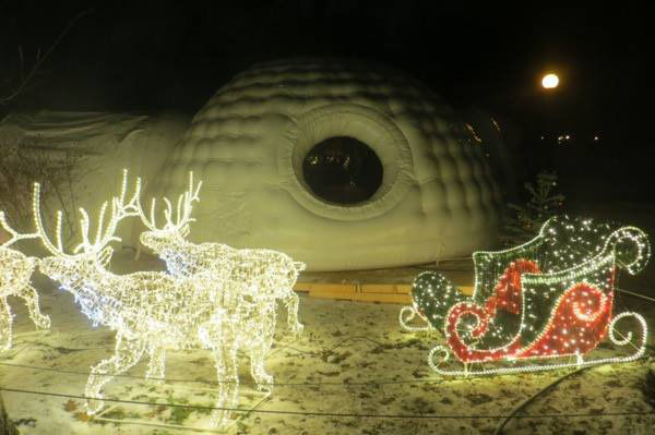 Київська резиденція Санта Клауса в Маріїнському парку офіційно відкрита