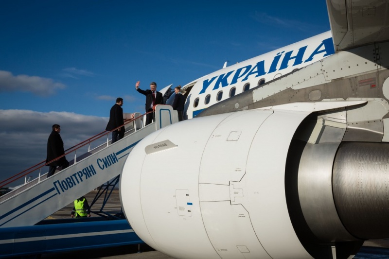 На сайті президента показали рік Порошенко у фотографіях