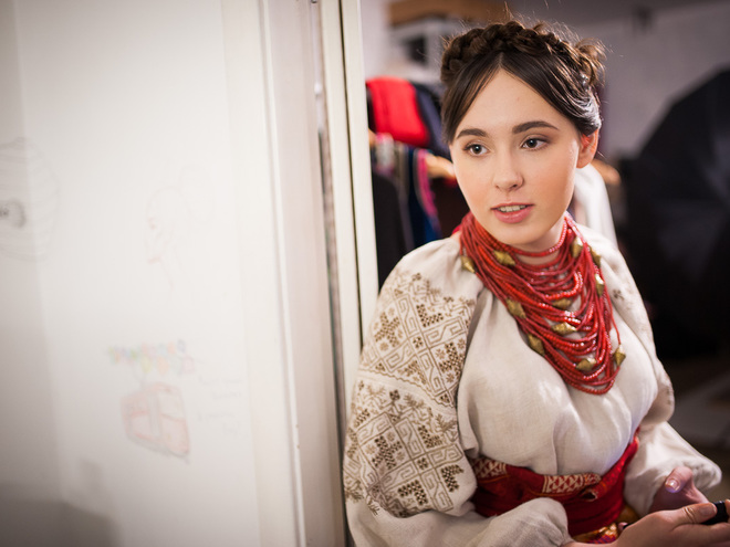 Ада Роговцева с семьей надели шикарные украинские наряды