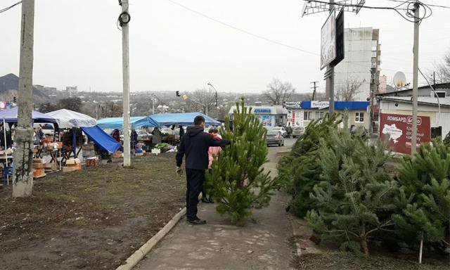 В сети показали предновогодний оккупированный Донецк (фото)