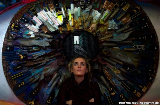 У Києві проходить виставка картин про АТО, створених з гільз