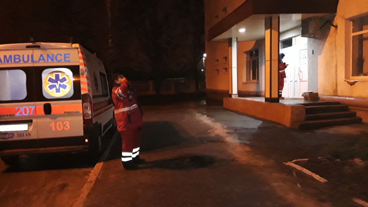 У Харкові мати кинула посеред вулиці 2-річну дівчинку і втекла