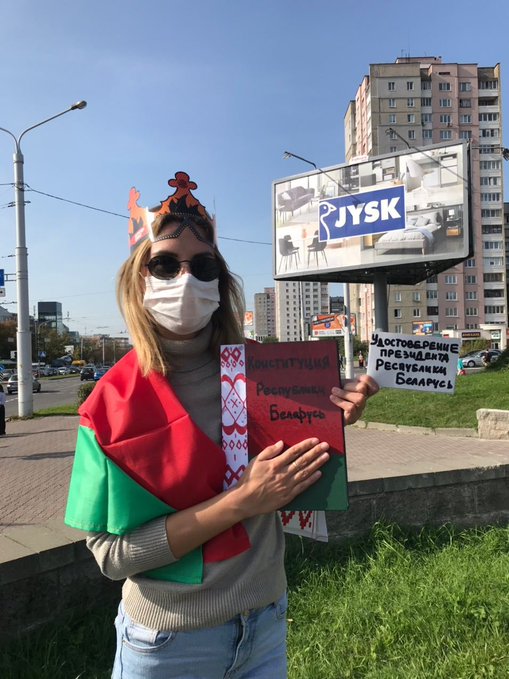 Якщо диктатор, то тільки такий: білоруси масово інавгурують котів, собак та мишей (фото)
