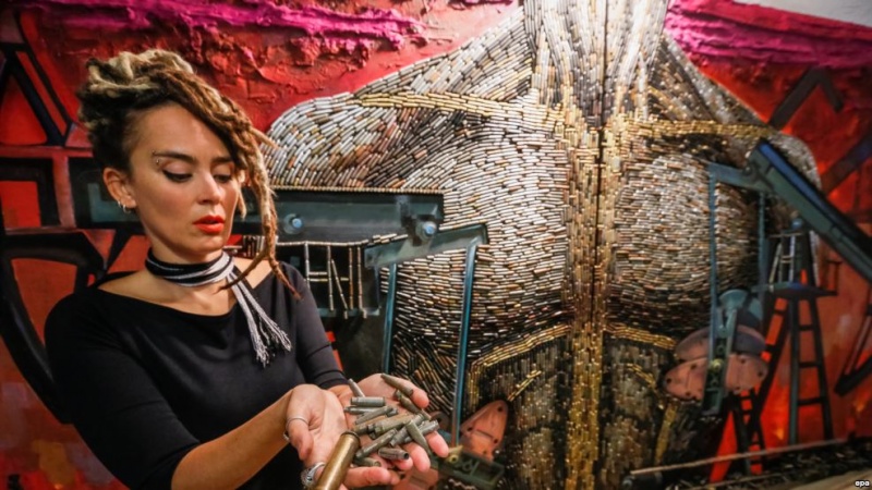 У Києві проходить виставка картин про АТО, створених з гільз