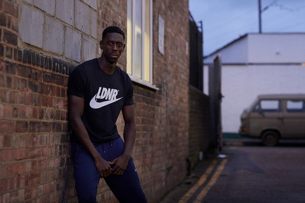 Бойовики в кросівках: Nike створила спортивний логотип LDNR (фото)