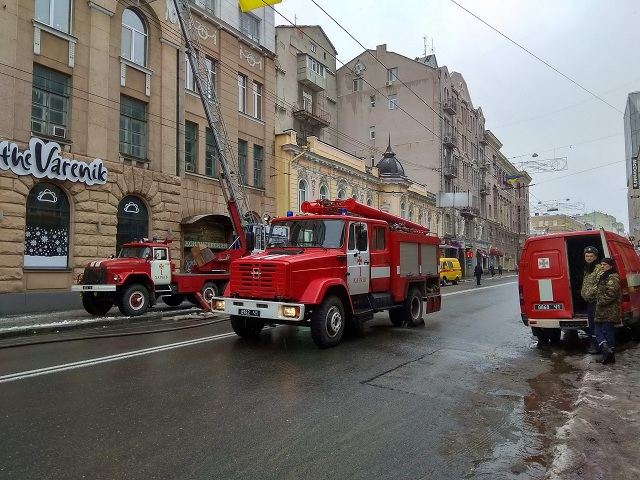 Десятки пожежних і швидкі: в центрі Харкова гасили пожежу