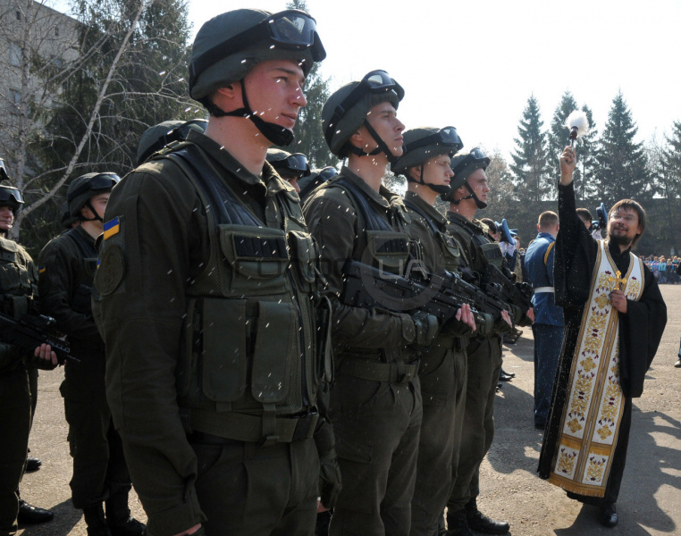 В Україні стартував весняний призов: в Харкові відбулися урочисті проводи (фото)