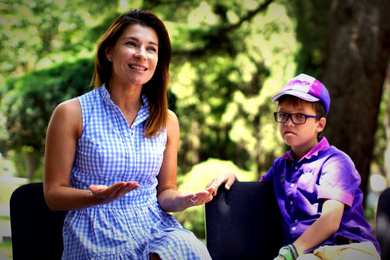 Зірки популярних серіалів приїхали в окупований Крим (фото)