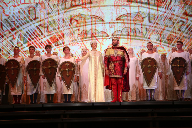 "Князь Володимир": скандальний російський актор постав на сцені в Криму (фото)