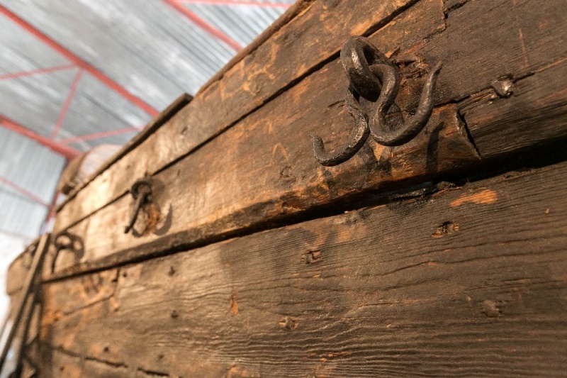 В Запорожье подняли со дна и отреставрировали казацкие корабли XVII и XVIII века