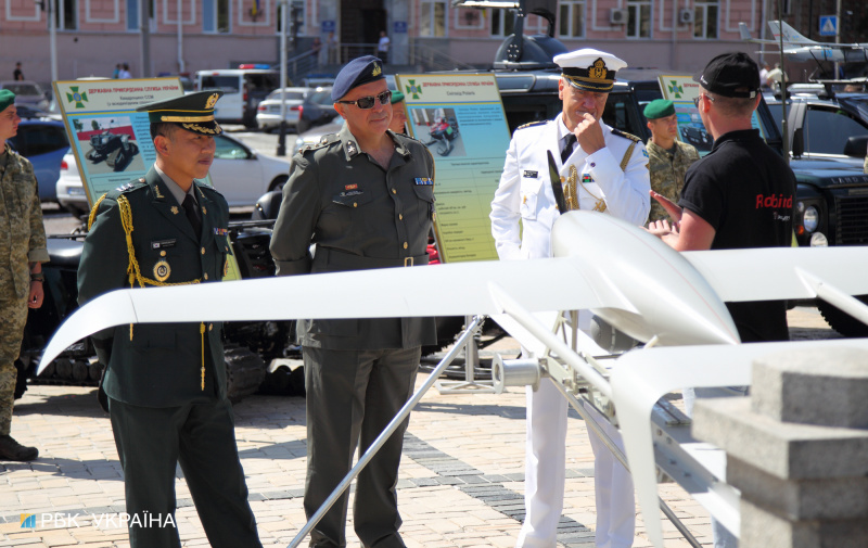 "Міць нової української армії": в центре Киева собрали лучшие образцы военной техники (фото)