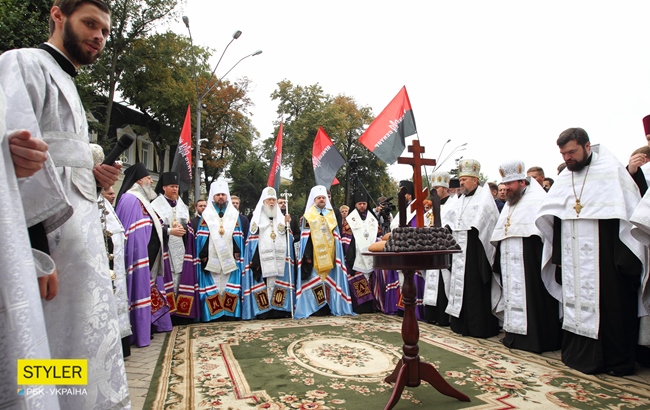 Річниця Іловайського котла: українці вшанували пам'ять загиблих воїнів (фоторепортаж)