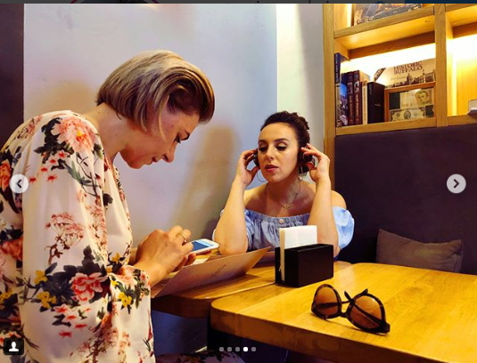 Джамала выпила кофе с поклонницей за десять тысяч гривен