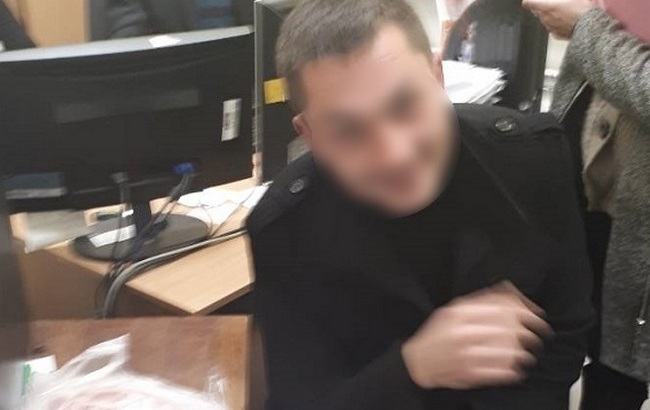 У Києві затримали чоловіка, який крав у супермаркетах за допомогою дитячої коляски