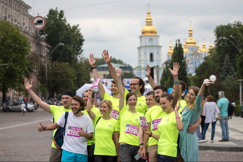 Пробіг під каштанами: Віталій Кличко відкрив 26-ту щорічну благодійну акцію