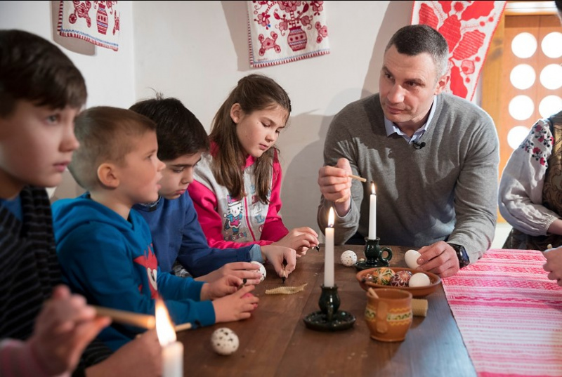 Кличко привітав українців з Великоднем