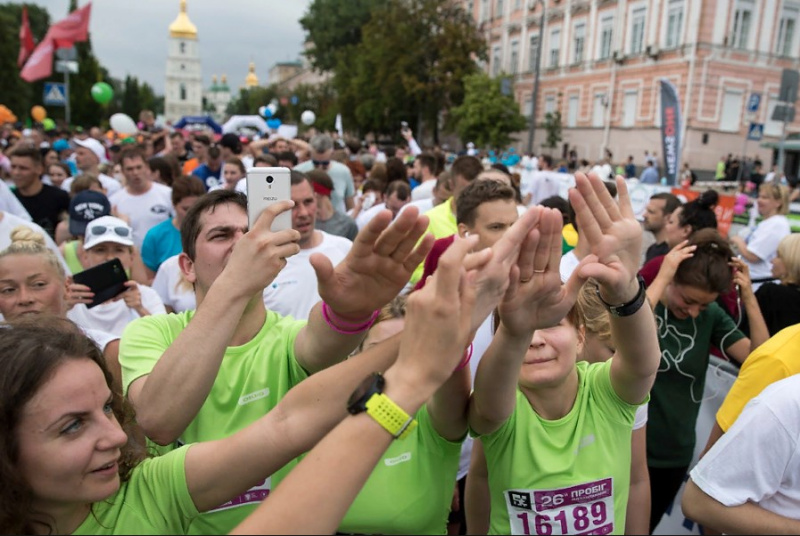 Пробіг під каштанами: Віталій Кличко відкрив 26-ту щорічну благодійну акцію