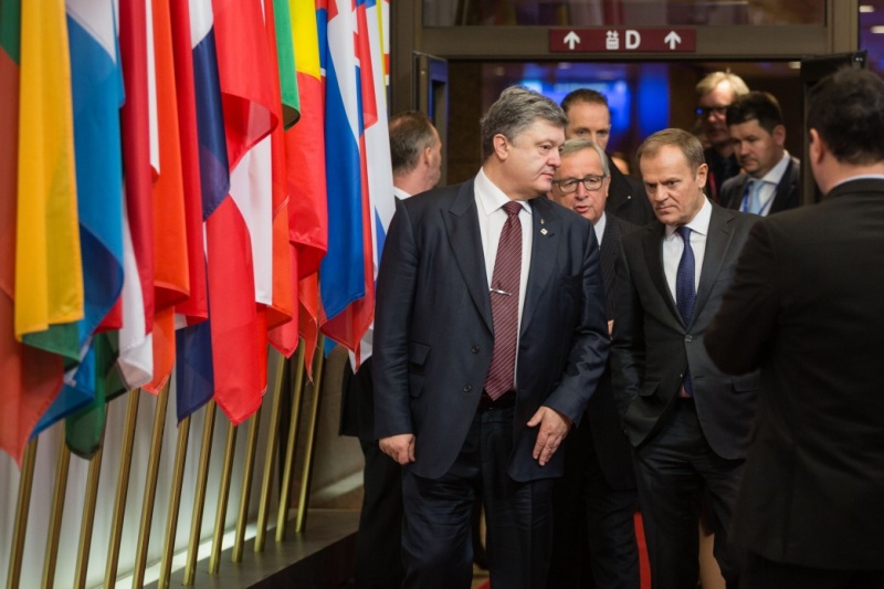 На сайті президента показали рік Порошенко у фотографіях