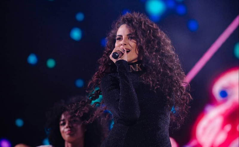 Настя Каменських вразила вбранням із пікантними розрізами на Atlas Weekend