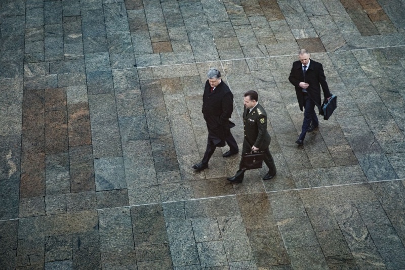 На сайті президента показали рік Порошенко у фотографіях