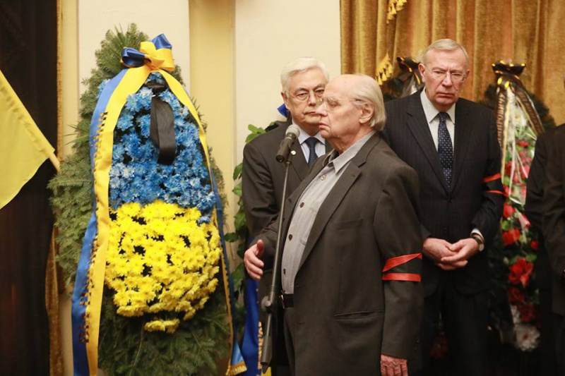 У Києві попрощалися з українським вченим Мирославом Поповичем (фото)