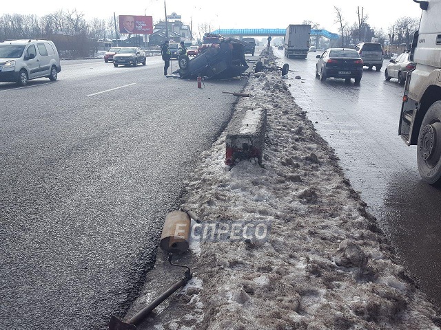 Під Києвом сталася смертельна аварія за участю дітей (моторошні фото)