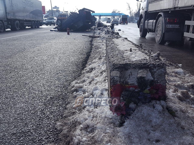 Під Києвом сталася смертельна аварія за участю дітей (моторошні фото)