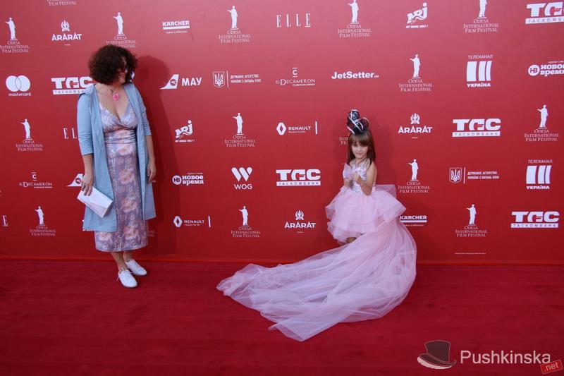 ОМКФ-2018: закриття перетворилося в "дитячу" червону доріжку (фото)