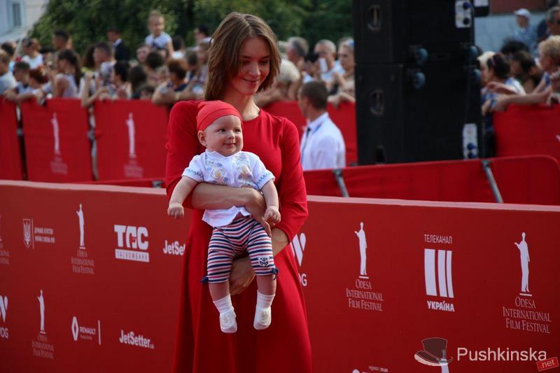 ОМКФ-2018: закриття перетворилося в "дитячу" червону доріжку (фото)