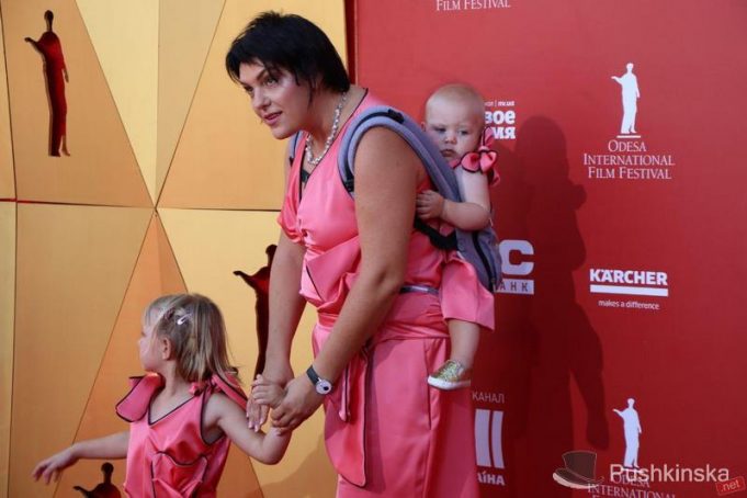 ОМКФ-2018: закриття перетворилося в "дитячу" червону доріжку (фото)