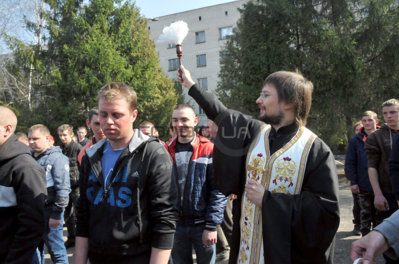 В Україні стартував весняний призов: в Харкові відбулися урочисті проводи (фото)