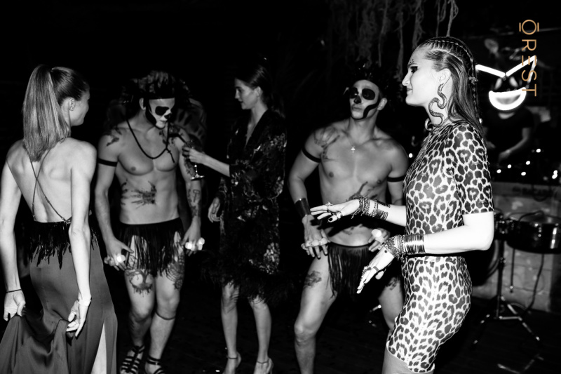 Знаменитая украинская модель Алла Костромичева устроила "джунгли" в центре Киева (фото)