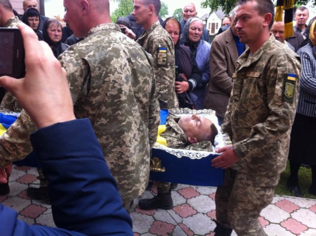 "Всегда был приветливым": жители Тернопольской области рассказали о трагической судьбе погибшего на Донбассе бойца