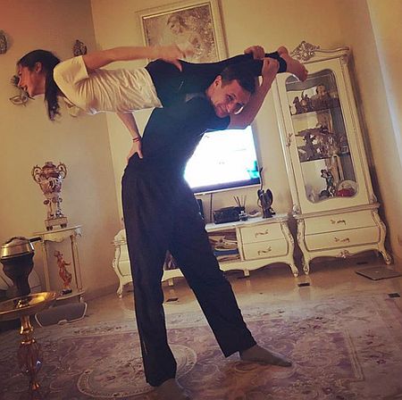 Волочкова отправилась отдыхать, оставив дочь с новым бойфрендом (фото)