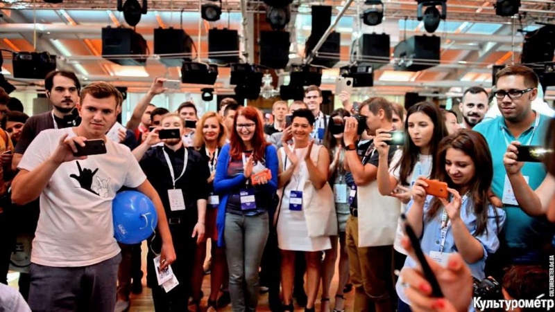 В Україні вперше імплантували людині чіп у руку