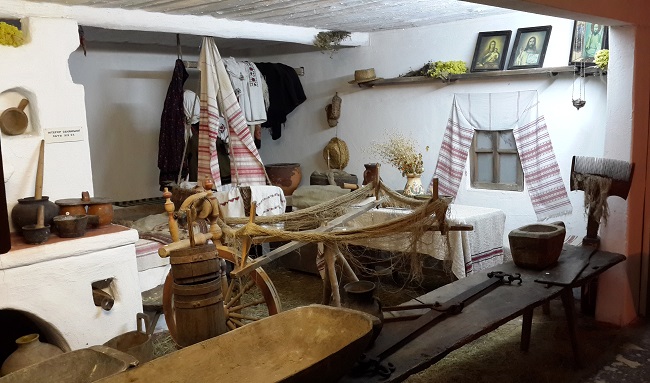 Оздоблення хати Київщини XVIII-XIX століття