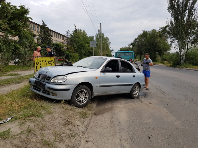Был сильно пьян: в Днепре водитель спровоцировал аварию (фото)