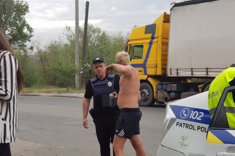 Был сильно пьян: в Днепре водитель спровоцировал аварию (фото)
